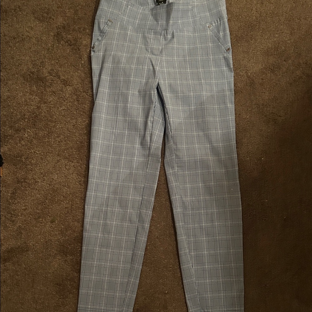 Women’s Soho size medium plaid, white and blue pants stretchy women’s size med